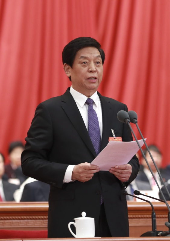 　　3月15日，第十三届全国人民代表大会第二次会议在北京人民大会堂举行闭幕会。大会主席团常务主席、执行主席栗战书主持并讲话。